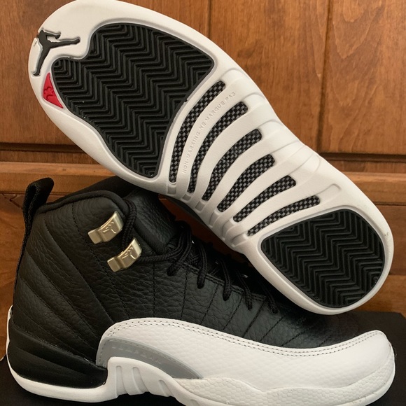 Air Jordan 12 Retro Playoff  2022 GS Size 4.5Y(6W) 153265-006 New In Box - Picture 5 of 6